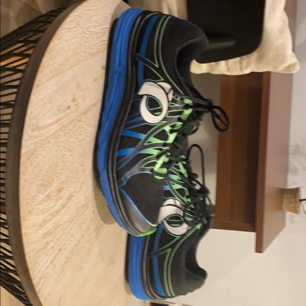 Pear Izumi running shoes